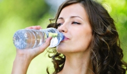 6 thời điểm vàng uống nước tốt nhất trong ngày nắng nóng có lợi cho sức khỏe, hãy áp dụng ngay