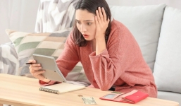 9 thói quen xấu về tiền bạc sẽ khiến bạn dần nghèo đi mà ai cũng mắc phải