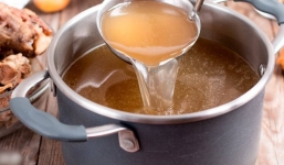 5 lợi ích sức khỏe của nước hầm xương, hướng dẫn cách làm nước hầm xương đơn giản
