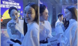 Phản ứng của Hồ Ngọc Hà và Hương Giang khi hội ngộ tại sự kiện sau ồn ào suýt cạch mặt nhau