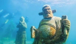 Lăng mộ hoàng gia dưới nước đầu tiên trên thế giới bị chôn vùi dưới đáy hồ hơn 300 năm, vị hoàng đế nào là chủ nhân của lăng mộ?