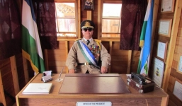 Thăm 'quốc gia' nhỏ nhất thế giới chỉ có 38 người, nơi có thể bị bỏ tù vì mang theo hành tây, rau bina