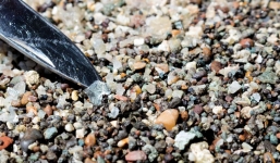 Người đàn ông đào được viên kim cương 7,46 carat trong công viên liền tuyên bố đưa cho 'nóc nhà'