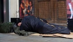 Người đàn ông kiếm được số tiền khủng khi thử làm ăn mày trong 2 tháng