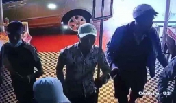Băng đảng giang hồ xông vào quan cà phê chém người, đòi tiền bị bắt