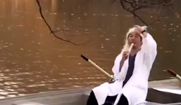 Dân Mỹ hoảng hốt trước màn giả Sơn Tùng khi hát 'Lạc Trôi' giữa đường phố