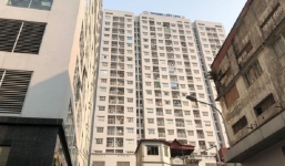 Bé trai 4 tuổi nguy kịch vì rơi từ cửa sổ tầng 11 chung cư xuống đất