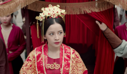 Chi Pu xuất hiện trong hình ảnh lạ với tuyên bố: 'Từ hôm nay, hãy gọi tôi là Hoàng hậu!'