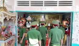 Xót xa đám tang 3 người bị thảm sát ở Bình Dương