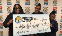 Người phụ nữ bất ngờ trúng xổ số độc đắc vì nhớ nhầm tuổi của con