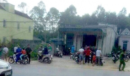 Tá hỏa phát hiện người đàn ông lạ tử vong dưới gầm ô tô