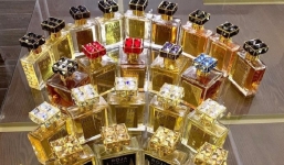 Choáng với bộ sưu tập hàng trăm chai nước hoa hàng hiệu của Trấn Thành