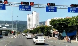 Tài xế đoàn xe sang của ông Đặng Lê Nguyên Vũ vượt đèn đỏ đã đến nộp phạt