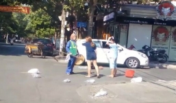 Chủ shop quần áo đánh chị lao công đã đến tận nhà xin lỗi