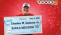 Bí ẩn về người đàn ông trúng xổ số 8.000 tỷ đồng nhờ mua bánh quy ở nhà hàng Việt Nam