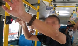 Lời khai bất ngờ của kẻ biến thái 'tự xử' sau lưng nữ sinh cấp 2 trên xe buýt