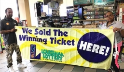 Bất ngờ trúng xổ số 23 tỷ đồng từ một bài đăng trên Facebook được chị dâu gắn thẻ