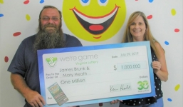 Người đàn ông bất ngờ trúng xổ số hơn 23 tỷ đồng vì lý do không tưởng này