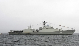 Tàu hộ vệ Việt Nam lần đầu tiên duyệt binh cùng Hải quân Nga