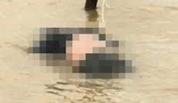 Người dân tá hỏa phát hiện thi thể đang phân hủy tấp vào bờ biển