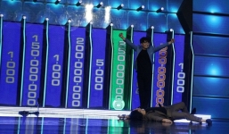 Trường Giang ngã vật ra sàn sau khi Đại Nghĩa đoạt được gần 1 tỷ đồng