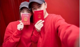 Đường Yên lộ bụng bầu vượt mặt dù liên tục phủ nhận 