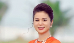 Bà Thảo làm điều đặc biệt với đội tuyển Việt Nam giữa tuyên bố 'đòi' hủy bán án ly hôn