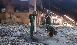 Vụ cháy Công ty Rạng Đông: Binh chủng hóa học lấy mẫu xét nghiệm trước khi tẩy độc