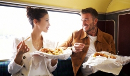 Xuất hiện 'thân mật' bên David Beckham, nhan sắc Angelababy gây chú ý
