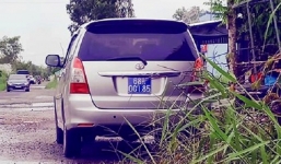 Xe biển xanh tiếp tục xuất hiện trong tiệc nhà lãnh đạo Ủy ban Kiểm tra Tỉnh ủy Kiên Giang