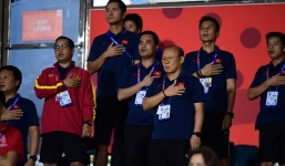 HLV Park Hang-seo xuất hiện cổ vũ tuyển nữ Việt Nam trong trận chung kết gặp Thái Lan