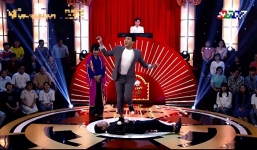 Trấn Thành gây bất ngờ khi giẫm lên người thí sinh ngay trên truyền hình