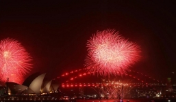 Thế giới tưng bừng đón chào năm 2020