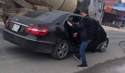 Nghi vấn cán bộ công an ở Lạng Sơn lái xe Mercedes tông chết người rồi rời đi