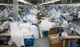Nhà máy iPhone, ôtô bất ngờ chuyển sang sản xuất khẩu trang giữa dịch virus corona