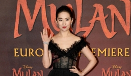 Nhan sắc thật của Lưu Diệc Phi bị 'lột trần' tại thảm đỏ ở Anh dưới ống kính quốc tế