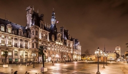 Thêm một ngôi sao lao đao vì mùa dịch Covid-19, phải bán khách sạn 100 tỷ đồng