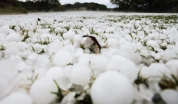 Không khí lạnh tràn về, Hà Nội có thể xuất hiện mưa đá