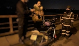 Hà Nội: Tổ công tác kiểm dịch Covid-19 kịp thời cứu cô gái