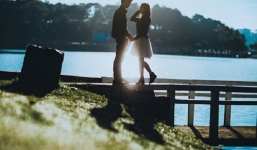 Cặp vợ chồng bị điều tra vì đăng ảnh đi chơi lên Facebook trong lúc cách ly xã hội