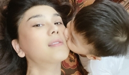 Lâm Khánh Chi rất chăm chỉ khoe mặt mộc sau khi 'dao kéo'