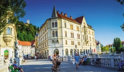 Đất nước đầu tiên ở châu Âu tuyên bố hết dịch Covid-19