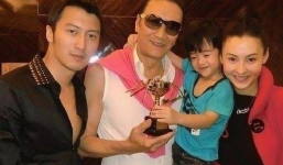 Lộ danh tính cha đẻ bí ẩn của con trai út Trương Bá Chi sau bao nhiêu năm che giấu?