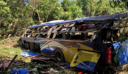 Kinh hoàng xe khách rơi xuống vực, ít nhất 6 người tử vong, 30 người bị thương