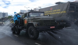 Đà Nẵng: Bộ đội hóa học phun thuốc sát khuẩn toàn bộ quận Sơn Trà