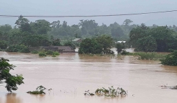 Hai đợt lũ dâng vượt báo động 3 ở Quảng Trị, cao hơn đỉnh lũ lịch sử năm 1999