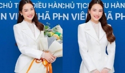 Cố gắng giấu kín, Nhã Phương vẫn bị rò rỉ hình ảnh trong lễ nhận chức Phó chủ tịch 1 công ty