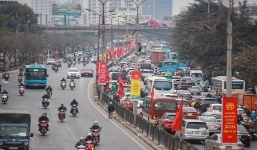 Hình ảnh ngày cuối kỳ nghỉ Tết Dương lịch, giao thông ùn tắc, nhiều tuyến đường kẹt cứng