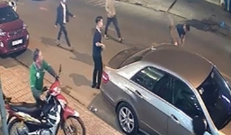 Công an Vĩnh Long điều tra nhóm thanh niên gây thương tích cho chủ quán karaoke 