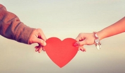 7749 status độc đáo nhất 'xóa ế, giảm buồn' cho những FA trong ngày Valentine 14/2